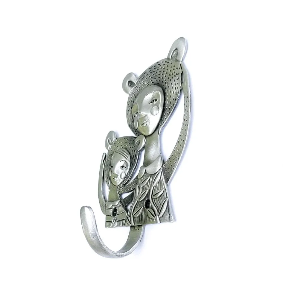Bear Hugs Hook