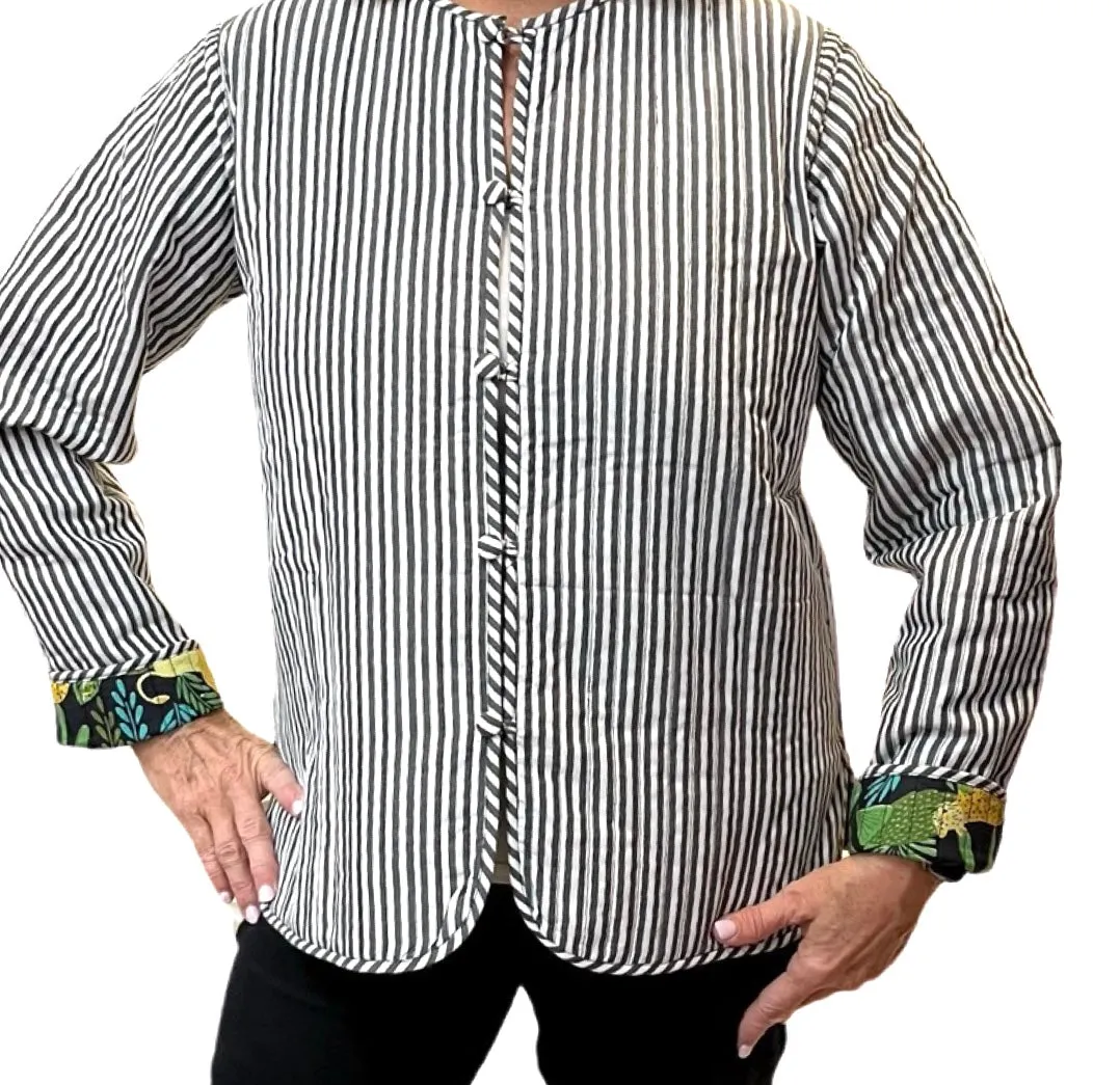 The Madeline Quilted Reversible Jacket in Black Multi Jungle Print